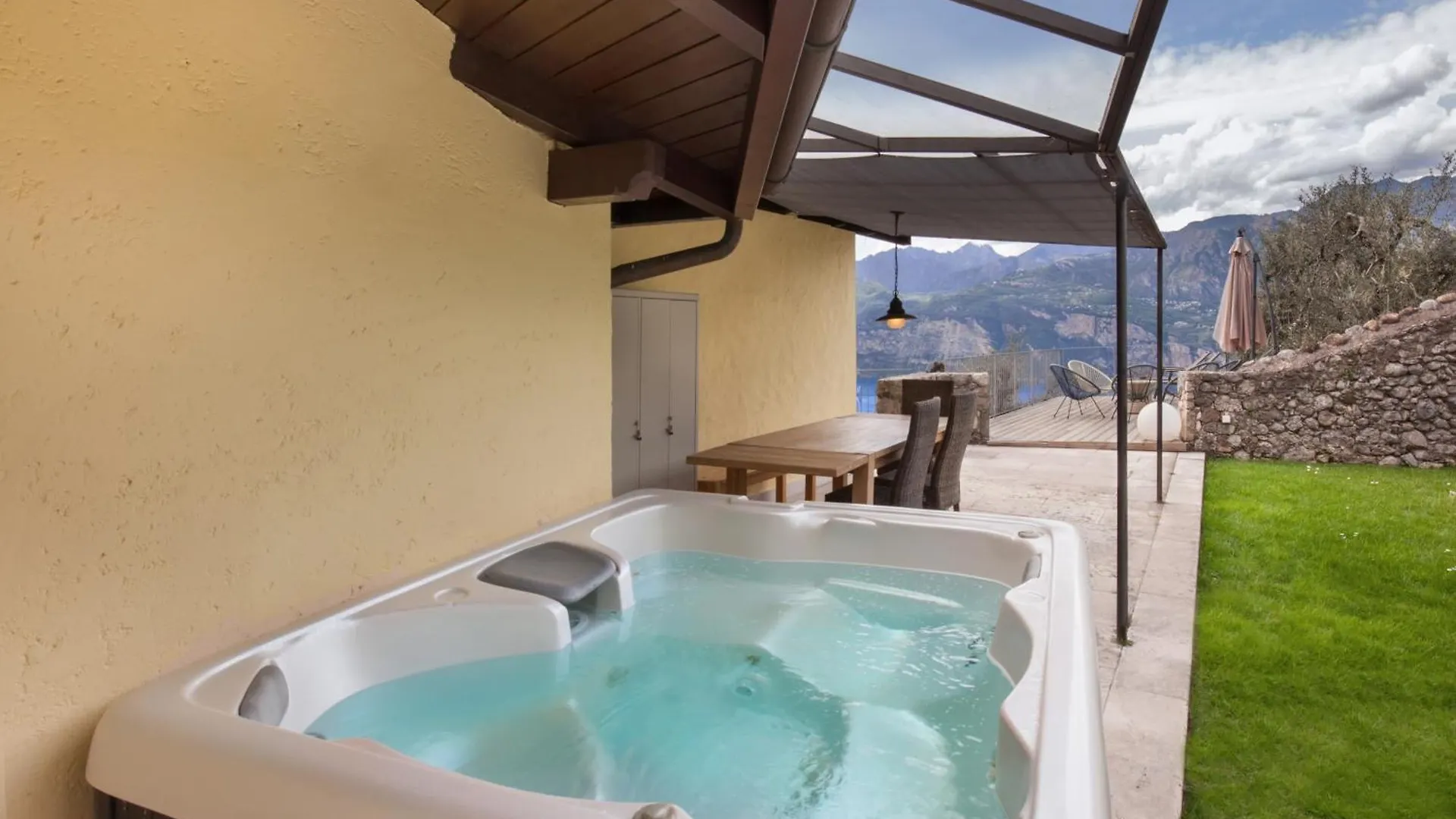 Villa Fuzzys - Un Antico Casale Ristrutturato Malcesine Italie